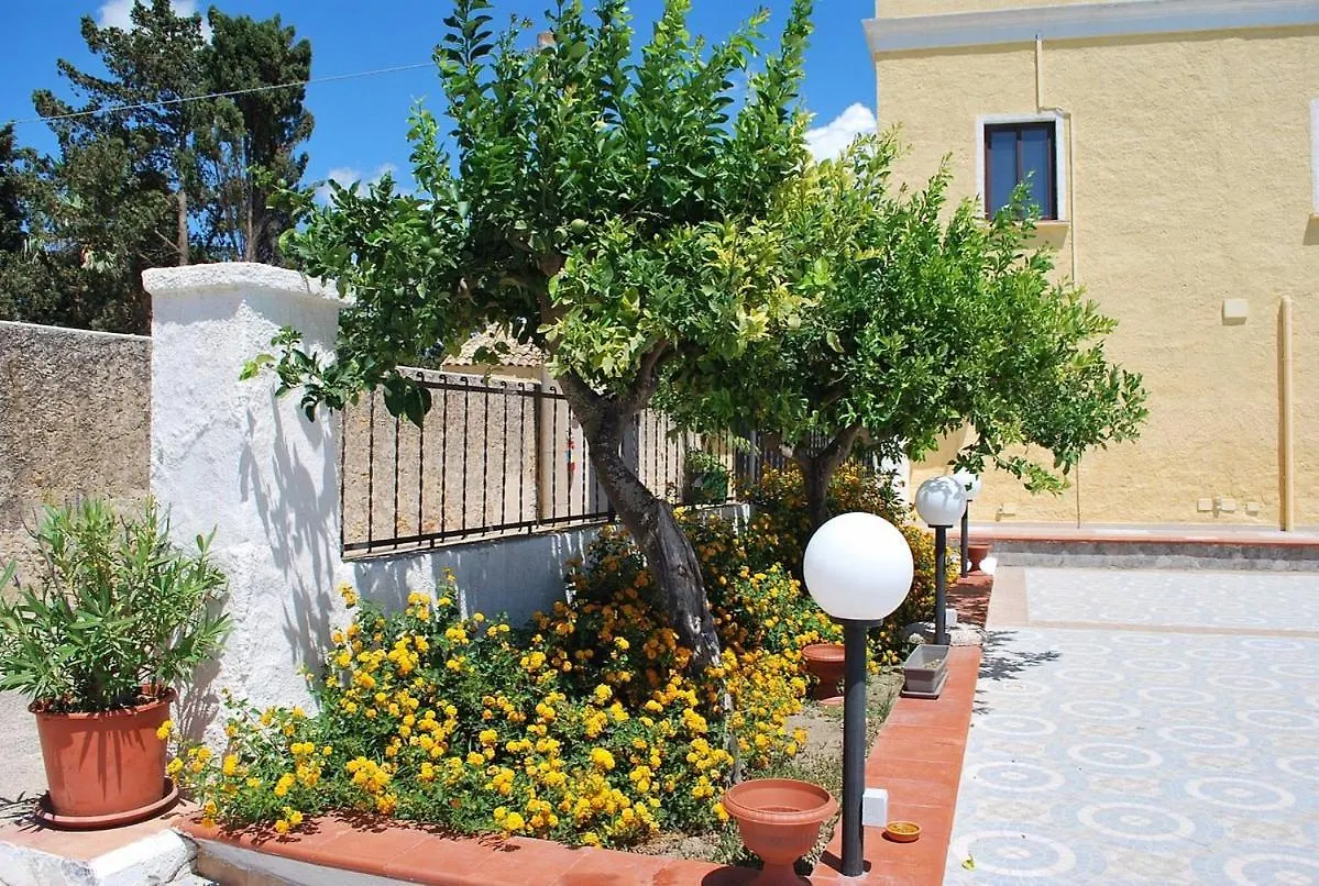 Villa Pia Cornelia Paceco 0*,